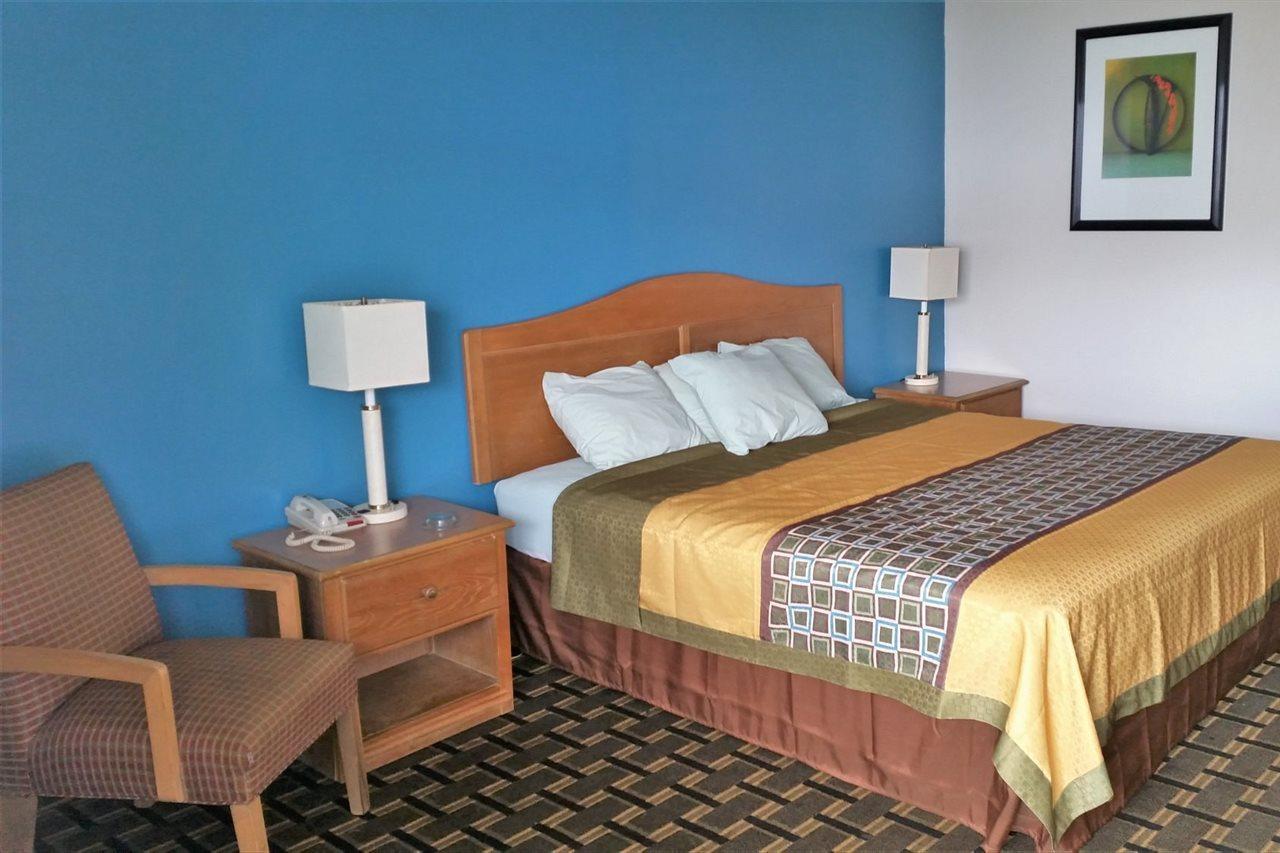 Americas Best Value Inn Elizabethtown Bagian luar foto