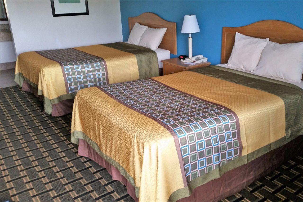 Americas Best Value Inn Elizabethtown Bagian luar foto