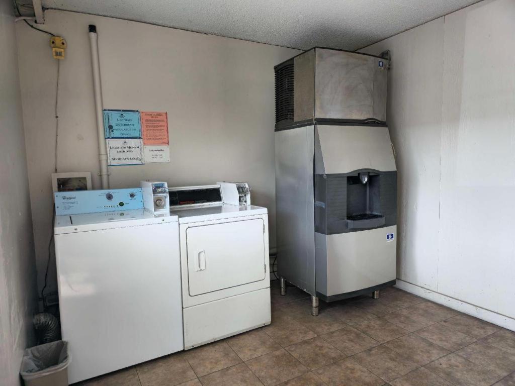 Americas Best Value Inn Elizabethtown Bagian luar foto